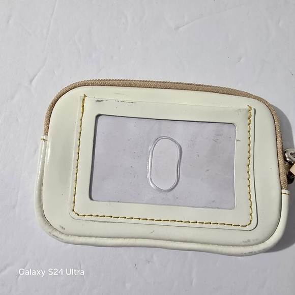 Dooney and Burke Cream Tan Patent Leather ID‎ Wristlet Wallet - Picture 6 of 7
